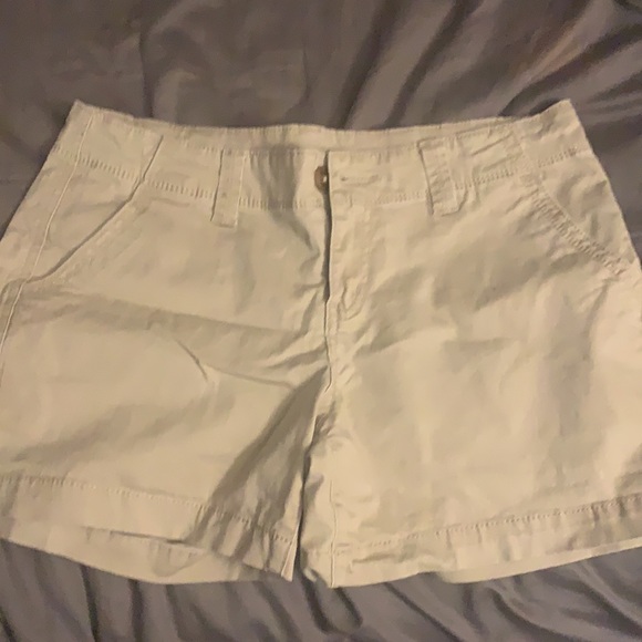 Lot of 3-shorts 29, 8, 7/8 -Maurice’s, Levi’s - Picture 6 of 7